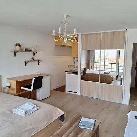 Appartamento Chic With Private Secure Parking Bright Balcony Near Metro *
